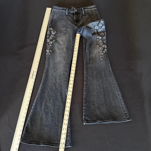 Driftwood Farrah Embroidered Flare Jeans Sz 27
